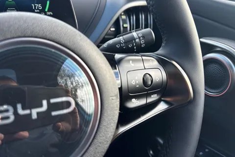 BYD ATTO 3 60.48kWh Design Auto 5dr Thumbnail #54