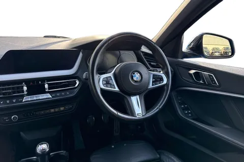 YC20XJU BMW 1 Series 1.5 118i M Sport Euro 6 (s/s) 5dr Thumbnail #14