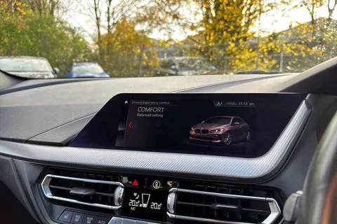 YC20XJU BMW 1 Series 1.5 118i M Sport Euro 6 (s/s) 5dr Thumbnail #37