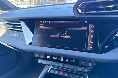 DE75JYT Audi S3 Black Edition TFSI  333 PS S tronic Thumbnail #38