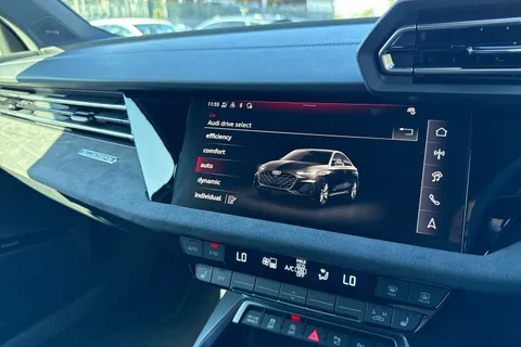 DE75JYT Audi S3 Black Edition TFSI  333 PS S tronic Thumbnail #44