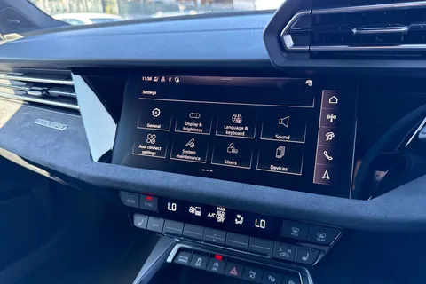 DE75JYT Audi S3 Black Edition TFSI  333 PS S tronic Thumbnail #51