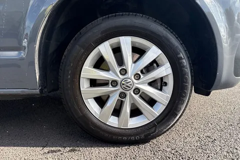 DE24ZHT Volkswagen Transporter 2.0 TDI 110 Highline Van Thumbnail #10