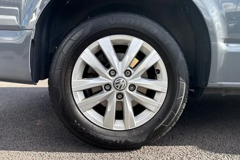 DE24ZHT Volkswagen Transporter 2.0 TDI 110 Highline Van Thumbnail #11