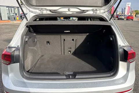 7 of 46 for Volkswagen Golf 1.5 TSI R-Line Euro 6 (s/s) 5dr