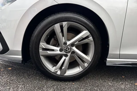 11 of 46 for Volkswagen Golf 1.5 TSI R-Line Euro 6 (s/s) 5dr