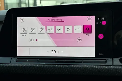 22 of 46 for Volkswagen Golf 1.5 TSI R-Line Euro 6 (s/s) 5dr