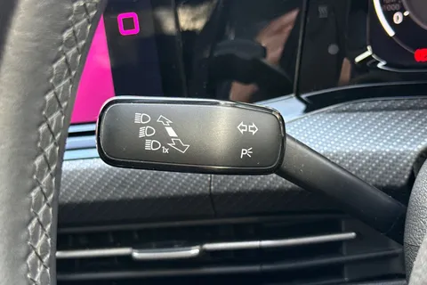 30 of 46 for Volkswagen Golf 1.5 TSI R-Line Euro 6 (s/s) 5dr