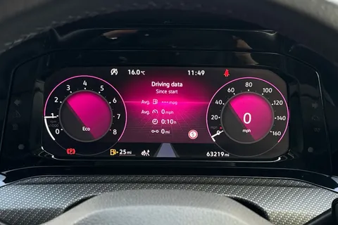 33 of 46 for Volkswagen Golf 1.5 TSI R-Line Euro 6 (s/s) 5dr