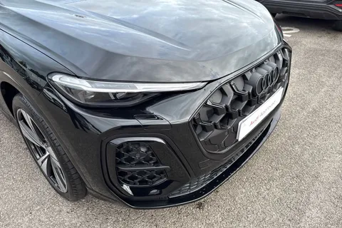 DA75NKZ Audi Q5 SUV Edition 1 TDI quattro 204 PS S tronic Thumbnail #9