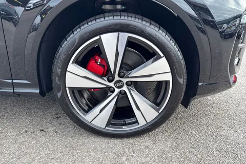 DA75NKZ Audi Q5 SUV Edition 1 TDI quattro 204 PS S tronic Thumbnail #10