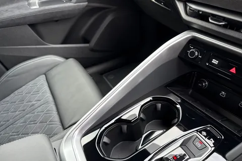 DA75NKZ Audi Q5 SUV Edition 1 TDI quattro 204 PS S tronic Thumbnail #20