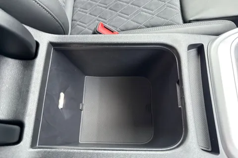 DA75NKZ Audi Q5 SUV Edition 1 TDI quattro 204 PS S tronic Thumbnail #54