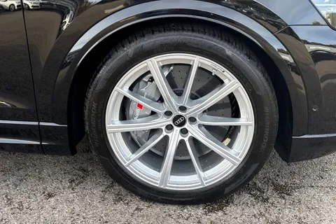 DA75XCX Audi RS Q8 SUV performance    640 PS tiptronic Thumbnail #10