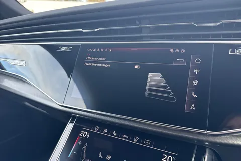 DA75XCX Audi RS Q8 SUV performance    640 PS tiptronic Thumbnail #45