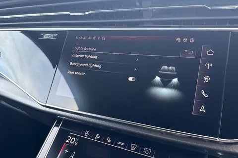 DA75XCX Audi RS Q8 SUV performance    640 PS tiptronic Thumbnail #48