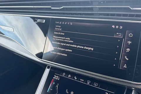 DA75XCX Audi RS Q8 SUV performance    640 PS tiptronic Thumbnail #53