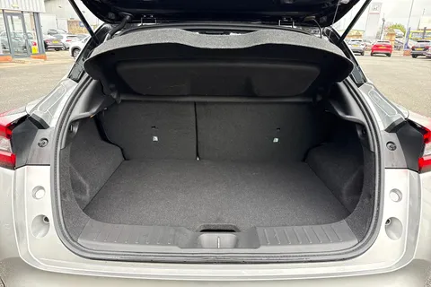 HF71XMB Nissan Juke 1.0 DIG-T Tekna DCT Auto Euro 6 (s/s) 5dr Thumbnail #8