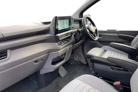 BG75LRL Volkswagen Transporter 2.0 TDI 170PS Commerce Pro Van Auto-Tailgate Thumbnail #15