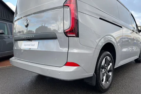 BG75LNY Volkswagen Transporter 2.0 TDI 170PS Commerce Pro Van Auto-Tailgate Thumbnail #28