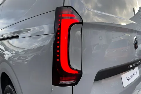 BG75LRL Volkswagen Transporter 2.0 TDI 170PS Commerce Pro Van Auto-Tailgate Thumbnail #37