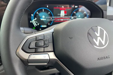 BG75LNY Volkswagen Transporter 2.0 TDI 170PS Commerce Pro Van Auto-Tailgate Thumbnail #43