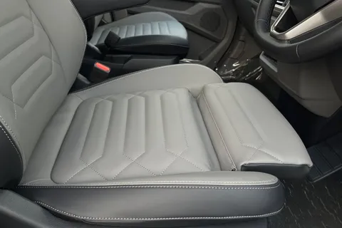 BG75LRL Volkswagen Transporter 2.0 TDI 170PS Commerce Pro Van Auto-Tailgate Thumbnail #40