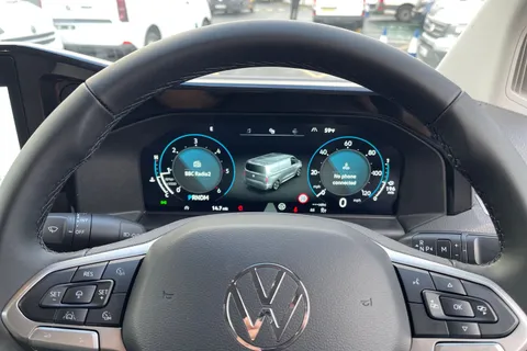 BG75LRL Volkswagen Transporter 2.0 TDI 170PS Commerce Pro Van Auto-Tailgate Thumbnail #44