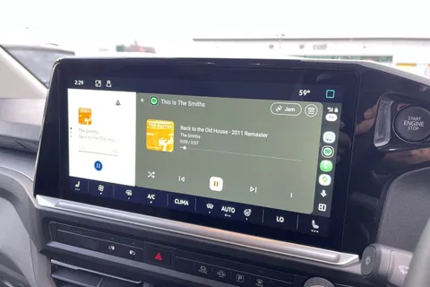 BG75LRL Volkswagen Transporter 2.0 TDI 170PS Commerce Pro Van Auto-Tailgate Thumbnail #51