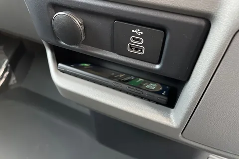 BG75LRL Volkswagen Transporter 2.0 TDI 170PS Commerce Pro Van Auto-Tailgate Thumbnail #55