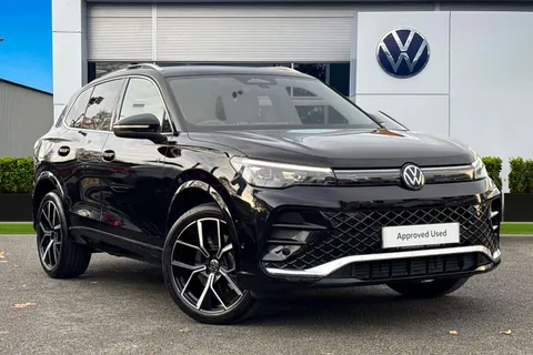 DC25TLK Volkswagen Tiguan 2.0 TDI R-Line 5dr DSG | Electric Tailgate | Heated Seats | Rear View Camer Thumbnail #2