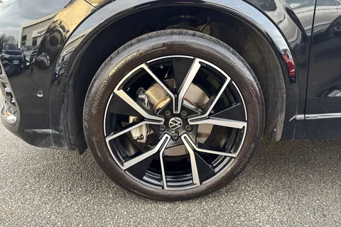 DC25TLK Volkswagen Tiguan 2.0 TDI R-Line 5dr DSG | Electric Tailgate | Heated Seats | Rear View Camer Thumbnail #14