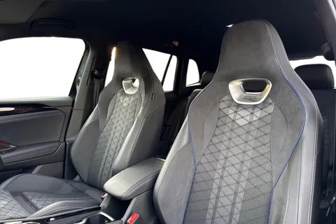 DC25TLK Volkswagen Tiguan 2.0 TDI R-Line 5dr DSG | Electric Tailgate | Heated Seats | Rear View Camer Thumbnail #17