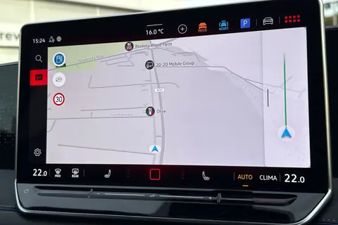 DC25TLK Volkswagen Tiguan 2.0 TDI R-Line 5dr DSG | Electric Tailgate | Heated Seats | Rear View Camer Thumbnail #18