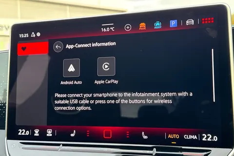 DC25TLK Volkswagen Tiguan 2.0 TDI R-Line 5dr DSG | Electric Tailgate | Heated Seats | Rear View Camer Thumbnail #30