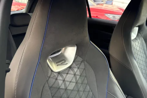 DC25TLK Volkswagen Tiguan 2.0 TDI R-Line 5dr DSG | Electric Tailgate | Heated Seats | Rear View Camer Thumbnail #39