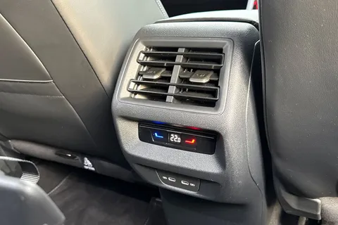 DC25TLK Volkswagen Tiguan 2.0 TDI R-Line 5dr DSG | Electric Tailgate | Heated Seats | Rear View Camer Thumbnail #41