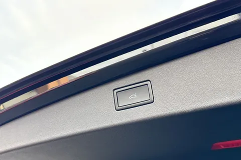 DC25TLK Volkswagen Tiguan 2.0 TDI R-Line 5dr DSG | Electric Tailgate | Heated Seats | Rear View Camer Thumbnail #44