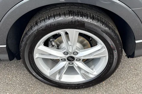 DC25NTX Audi Q3 S line 35 TFSI 150 PS S tronic Thumbnail #12