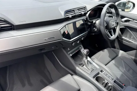 DC25NTX Audi Q3 S line 35 TFSI 150 PS S tronic Thumbnail #15