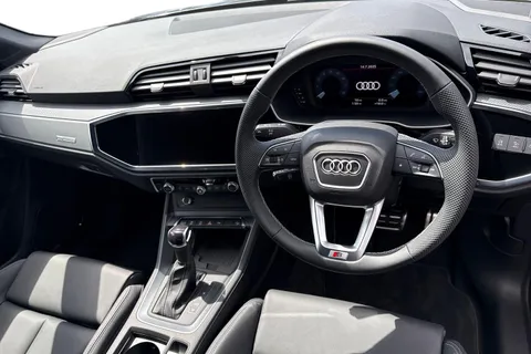 DC25NTX Audi Q3 S line 35 TFSI 150 PS S tronic Thumbnail #18