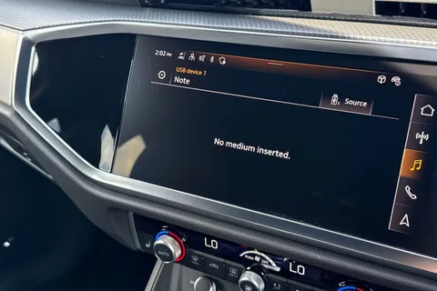 DC25NTX Audi Q3 S line 35 TFSI 150 PS S tronic Thumbnail #35