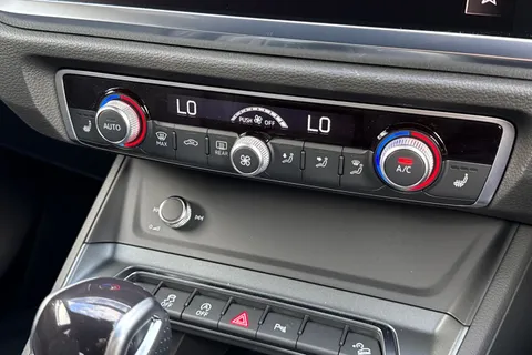 DC25NTX Audi Q3 S line 35 TFSI 150 PS S tronic Thumbnail #55