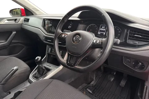 14 of 39 for Volkswagen Polo 1.0 SE Euro 6 (s/s) 5dr