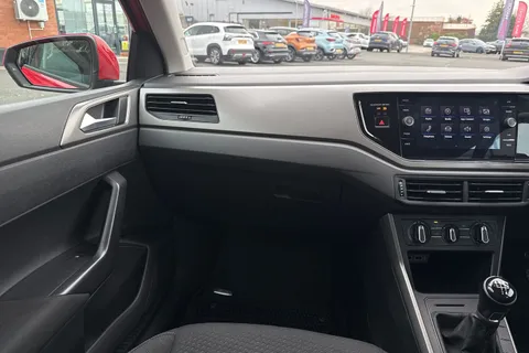 20 of 39 for Volkswagen Polo 1.0 SE Euro 6 (s/s) 5dr