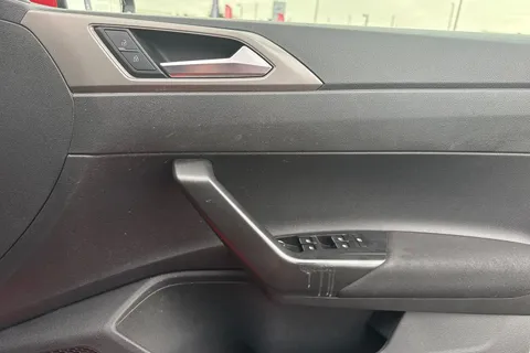 21 of 39 for Volkswagen Polo 1.0 SE Euro 6 (s/s) 5dr