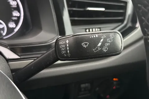 27 of 39 for Volkswagen Polo 1.0 SE Euro 6 (s/s) 5dr