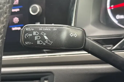 28 of 39 for Volkswagen Polo 1.0 SE Euro 6 (s/s) 5dr