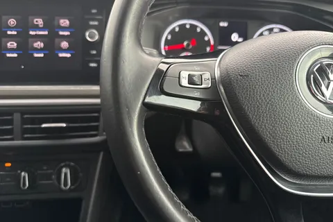 29 of 39 for Volkswagen Polo 1.0 SE Euro 6 (s/s) 5dr