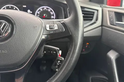 30 of 39 for Volkswagen Polo 1.0 SE Euro 6 (s/s) 5dr